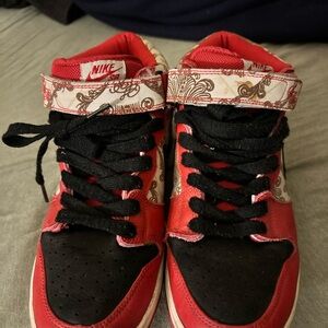 Nike Kids Red and Black Patterned Sneakers